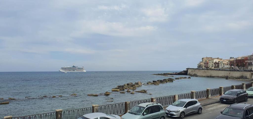 Le Meraviglie Del Lungomare Villa Siraküza Oda fotoğraf